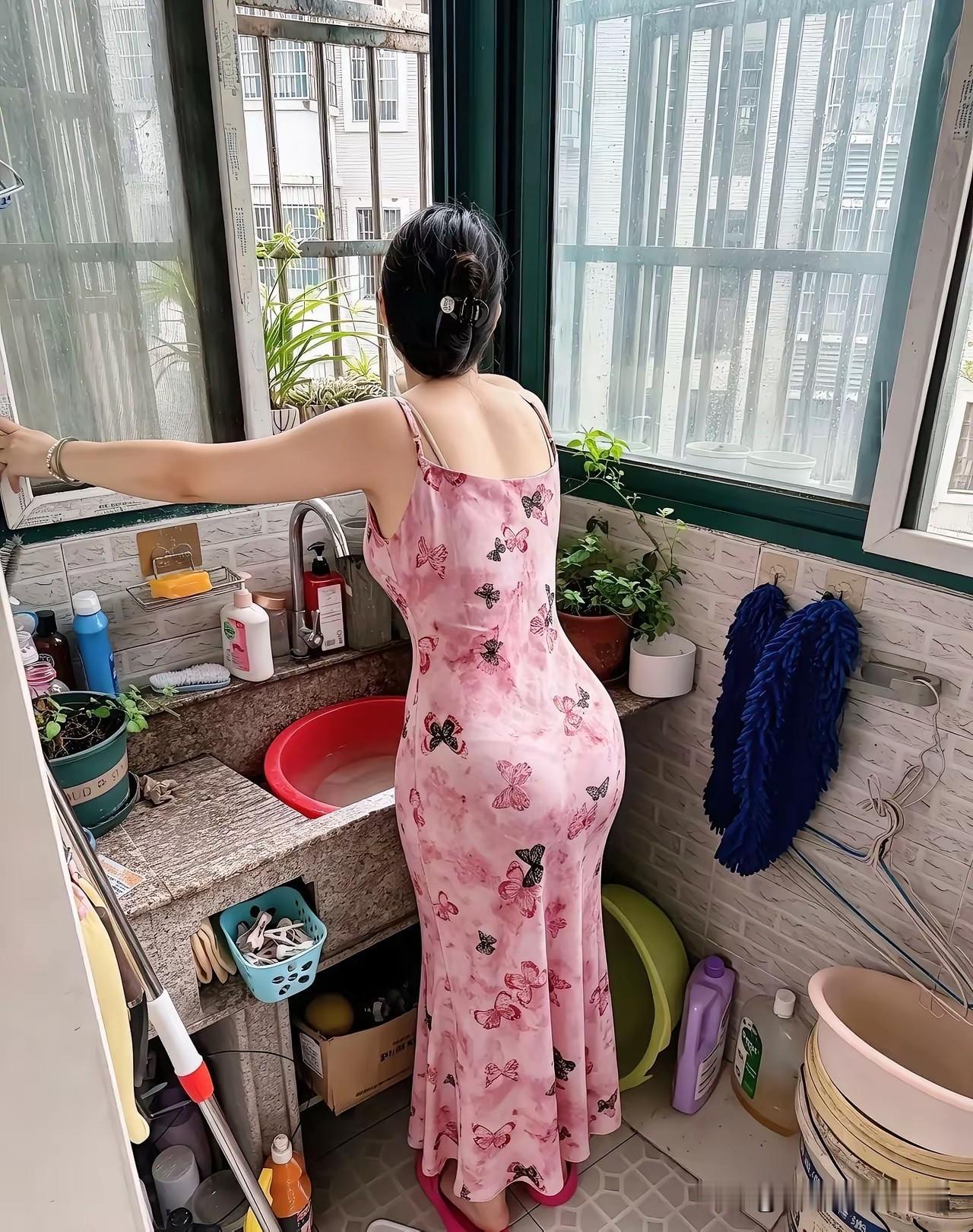 女人在家里到底该不该做家务？假如你是身家过亿的太太你肯定没有必要做家务