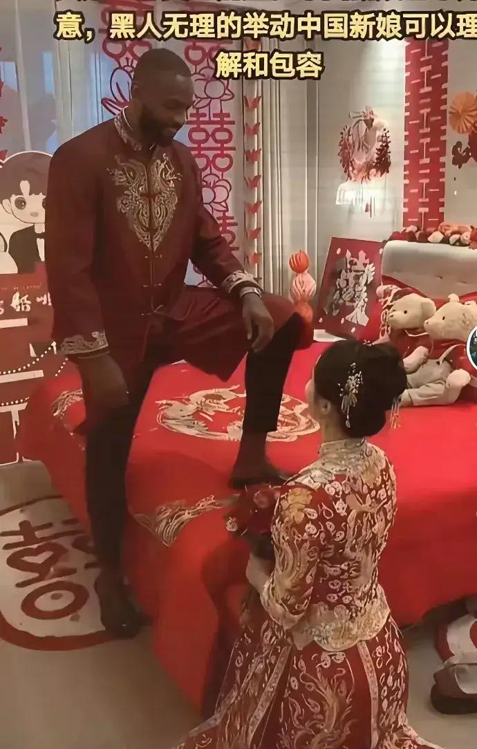 真的是搞不懂为什么现在某些美女会主动抱黑人留学生呢？就黑人留学生不开心美女会主动