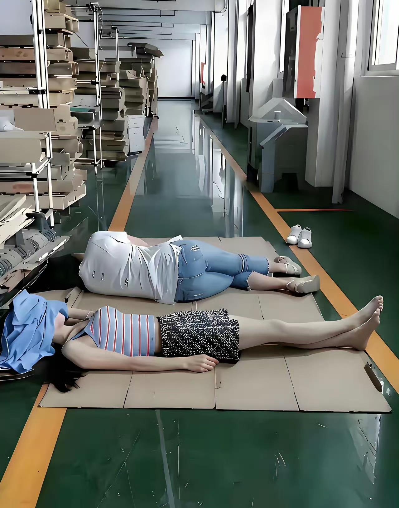 同样是午休，左边可能工资更高，你信吗？