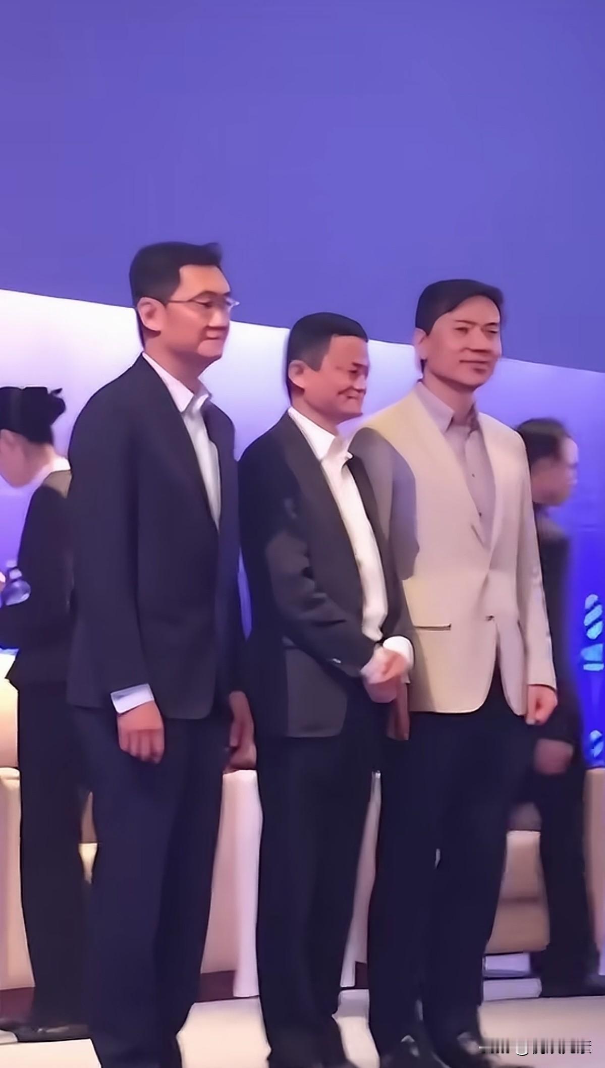 十年一遇李彦宏，十年一遇马化腾，百年一遇数马云。与其他两个相比，只有马云