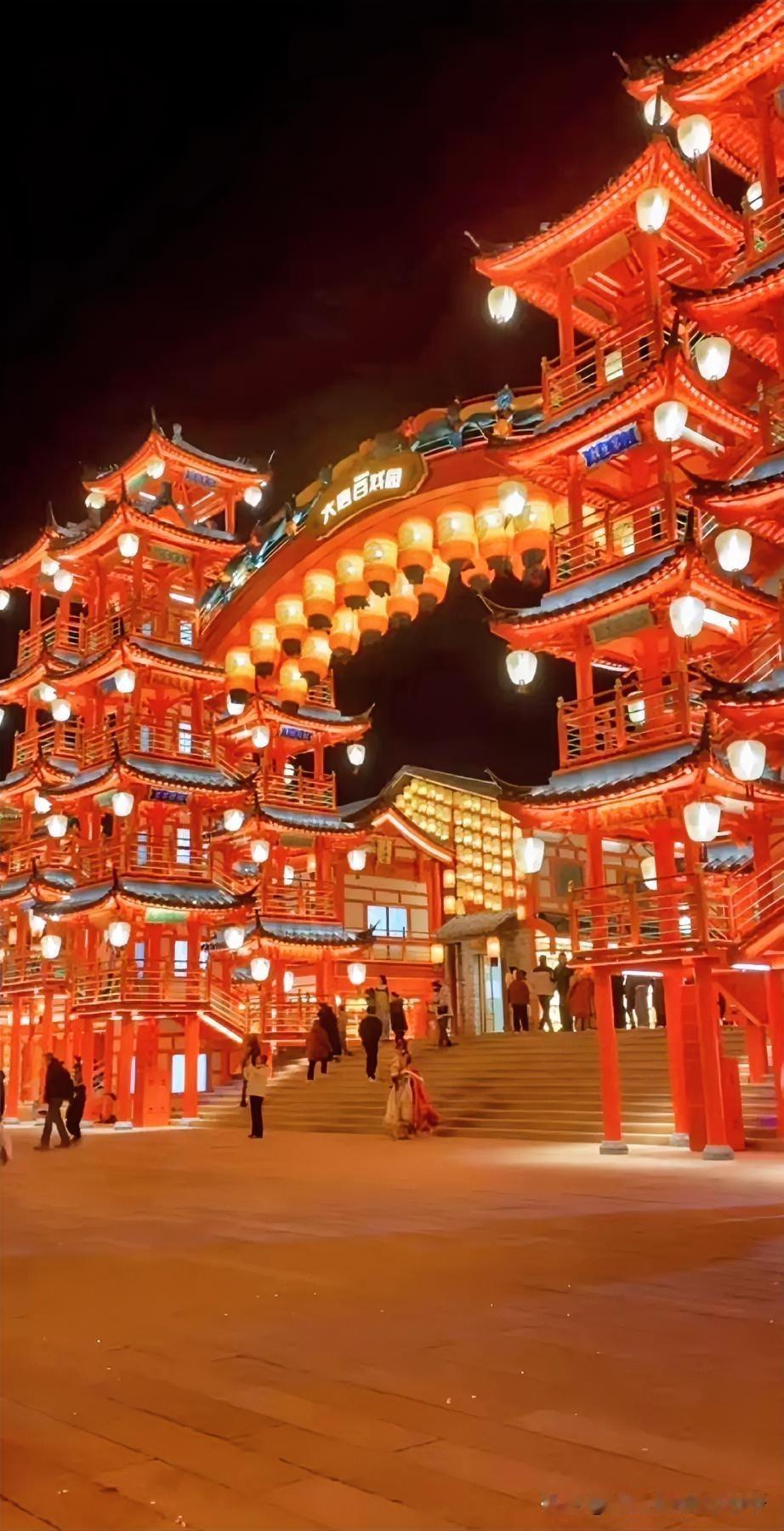 难怪各个城市都发展旅游业，真的是太挣钱了！就拿我们唐山河套老街来举例，