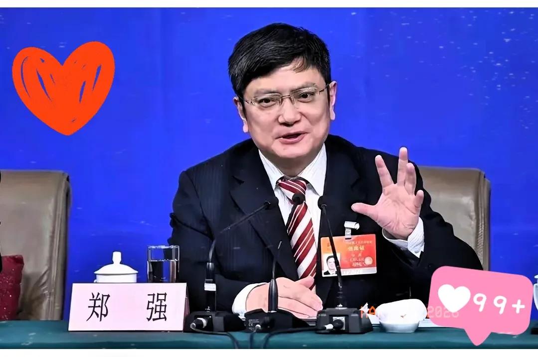 郑强教授这话真的太敢说了，直接撕开了人工智能那一层“遮羞布”。他直言咱们是人