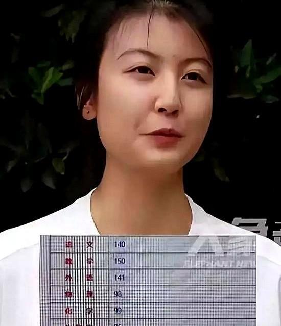 高考724分代易瓒火了，成绩亮瞎全国！全靠自学，“野路子”自学秘籍曝光。还有