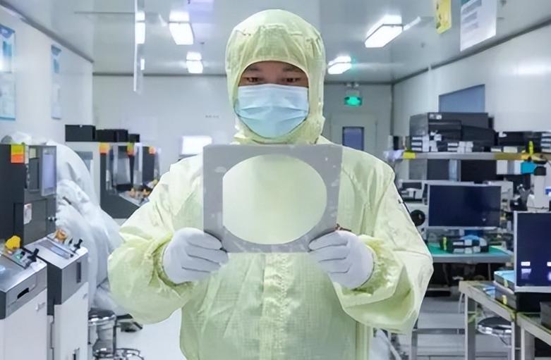 荷兰公司要是刷到这条消息，怕不是肺都要气炸！10月12日，第二十六届中国国际工业