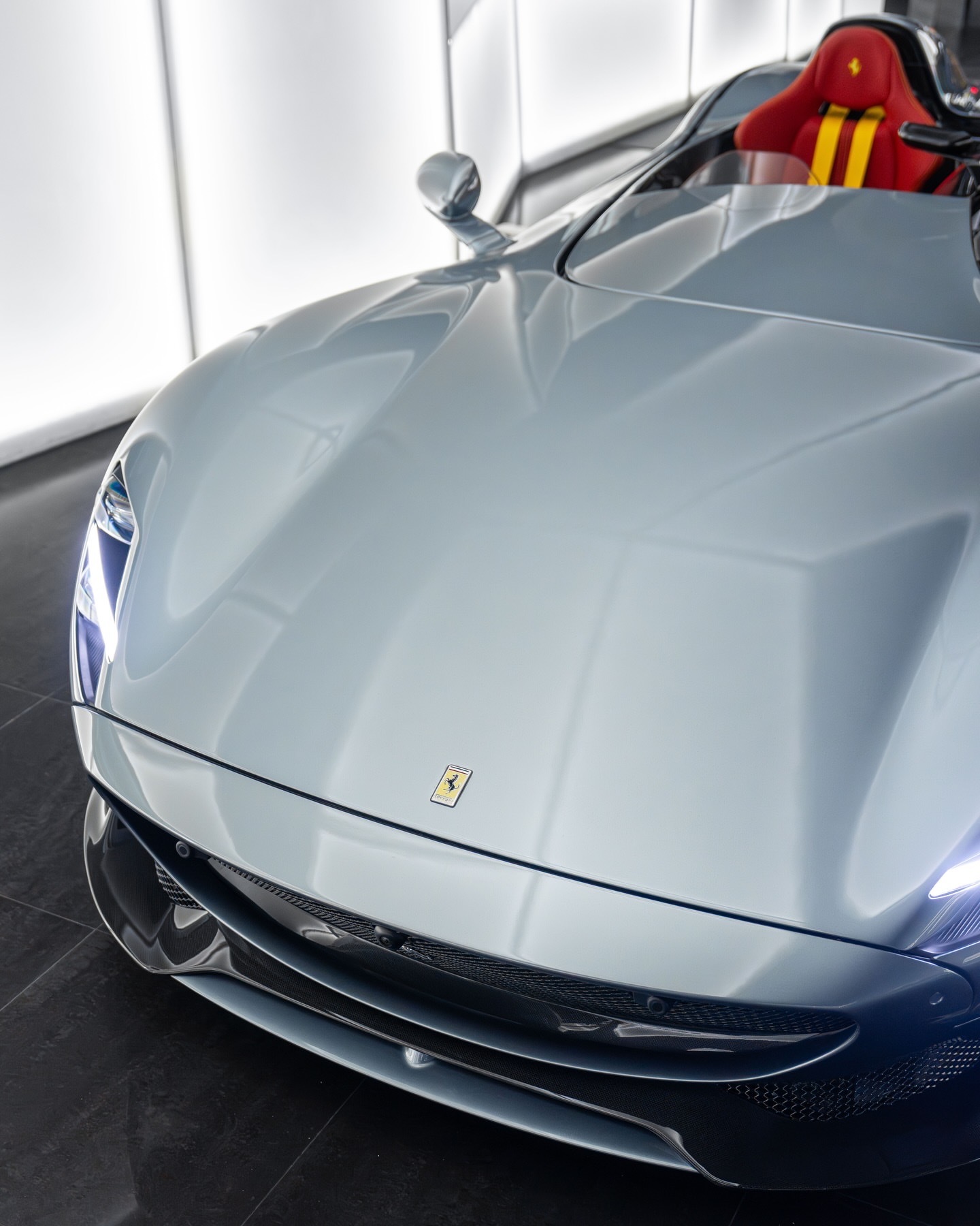 Car时尚法拉利MonzaSP2源自法拉利最激进的自由理念，这款创作品摒弃