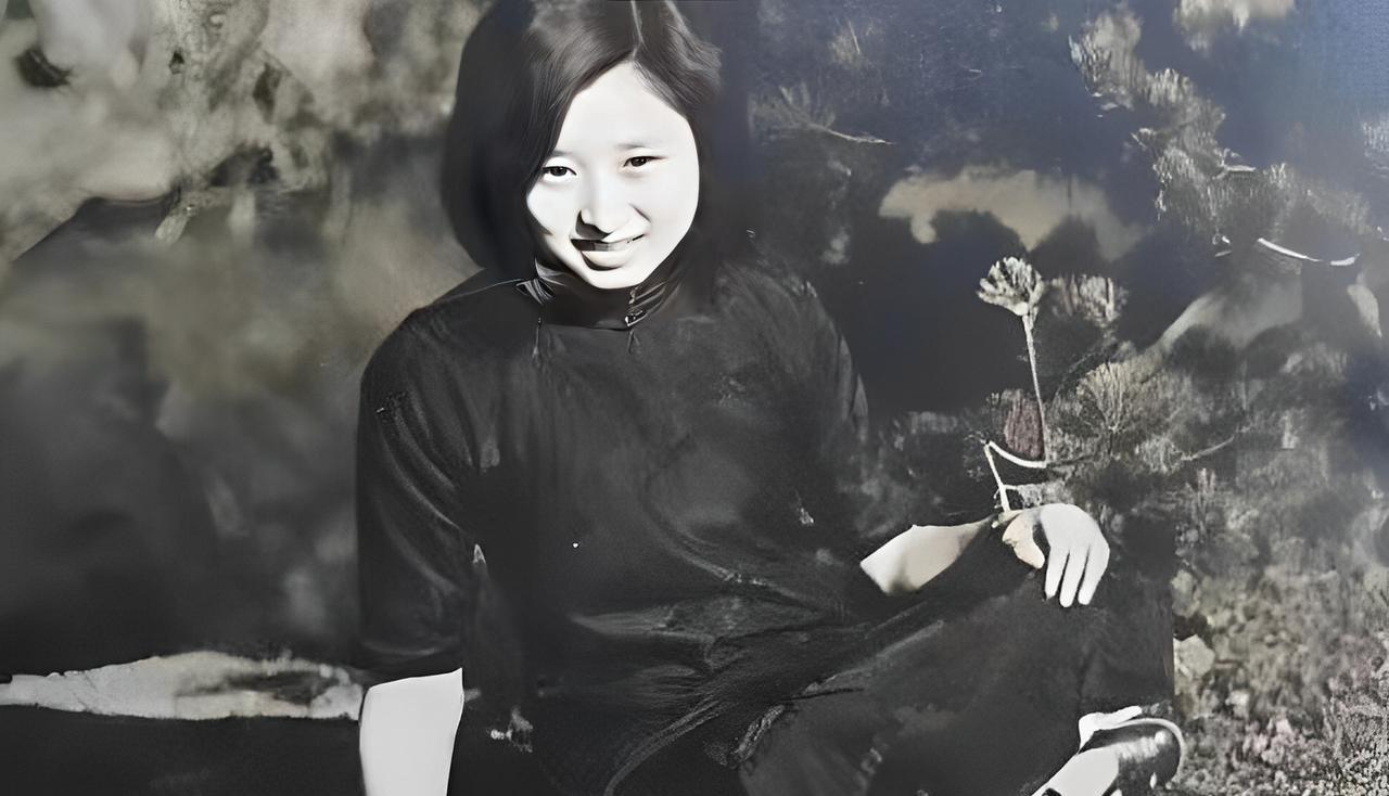 1938年，一日军见16岁的王金英面容姣好，顿时兽欲大发，向她扑去！王金英急中生