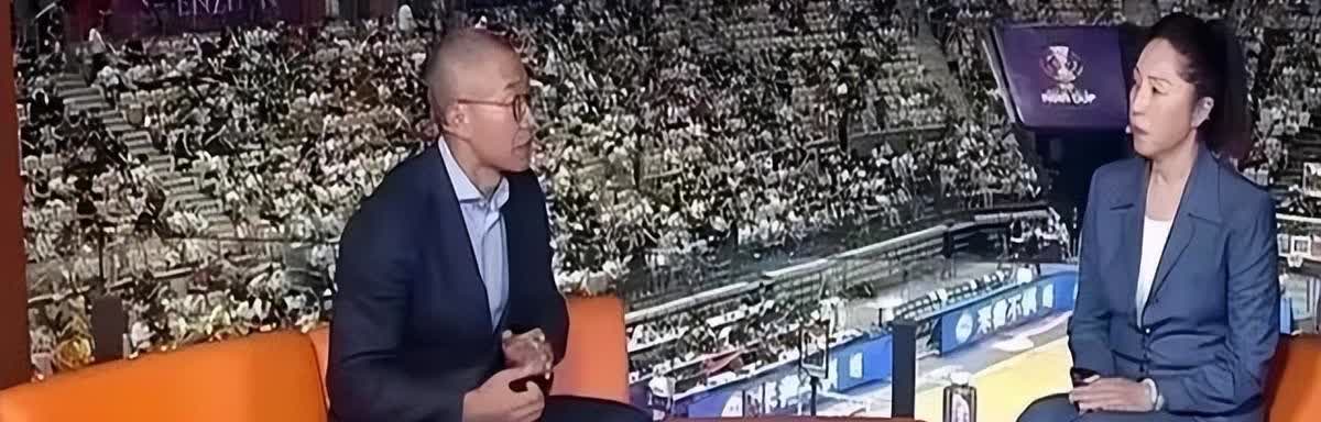 中国女篮前教练郑微，这回没夸韩旭，也没点名张子宇。她只提了一个人，就是王思雨。这