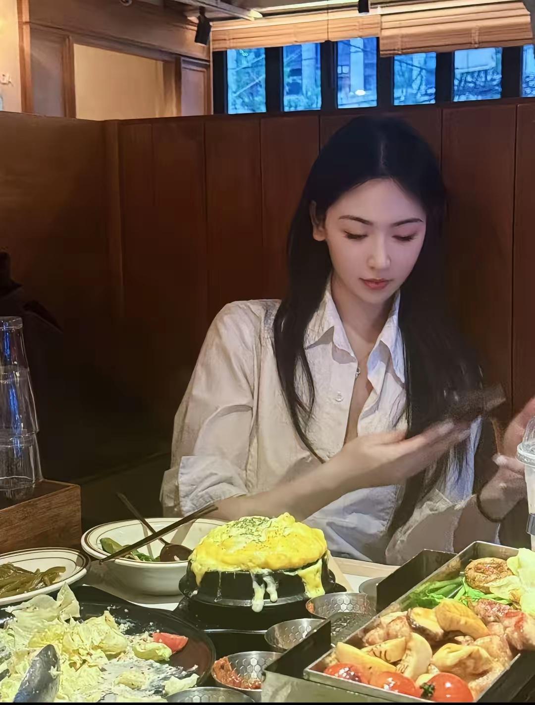 相亲吃饭花500，女生转来255元，成年人最体面的拒绝真的太让人意外了！我