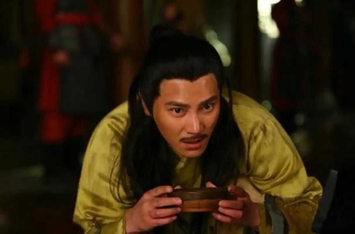 1138年，科举考试结束，赵构发现探花是一名白发苍苍的老人，便问道：“您多大，有