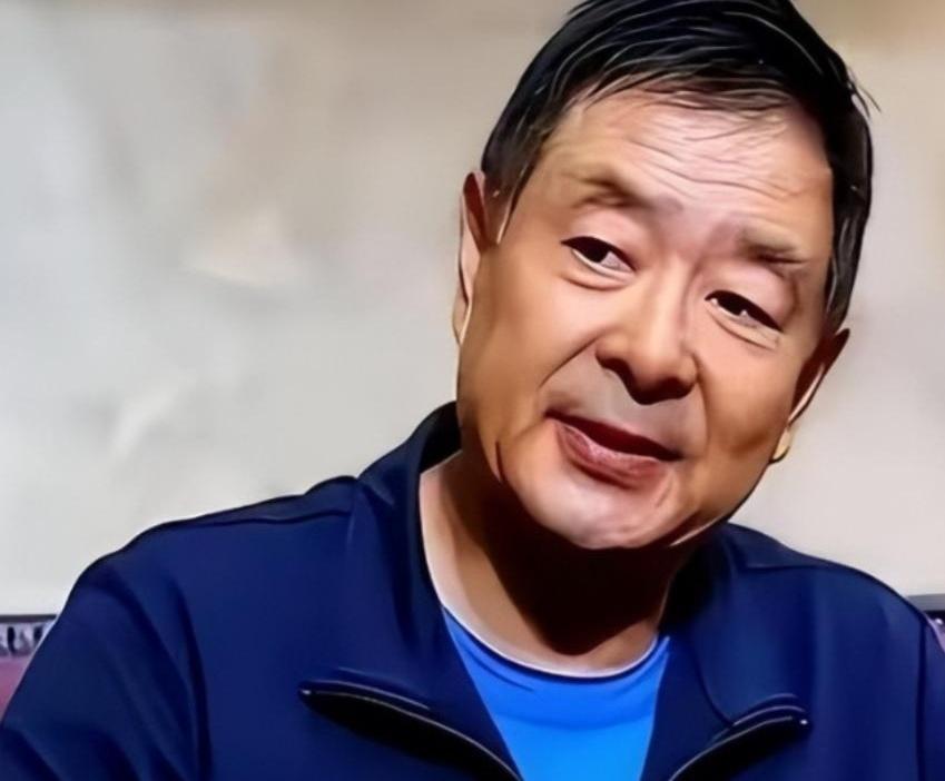 72岁的濮存昕，半夜不睡觉，非拿根棉布绳把自己和94岁亲妈拴一块儿，图啥？老太