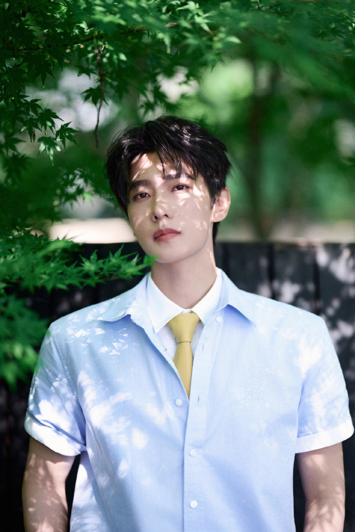 杨洋关晓彤陈都灵左耳组还在发力谁懂啊，《左耳》上映快十年了三个人还在双向支持，