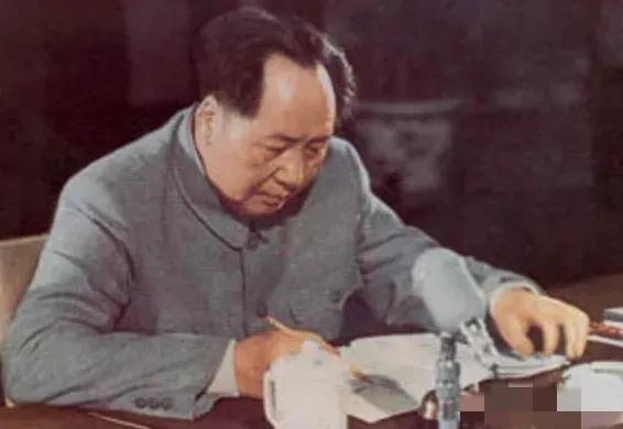 毛主席也有“怕”的人。说出来你可能不信，毛主席这辈子，枪林弹雨没怕过，艰难困苦没