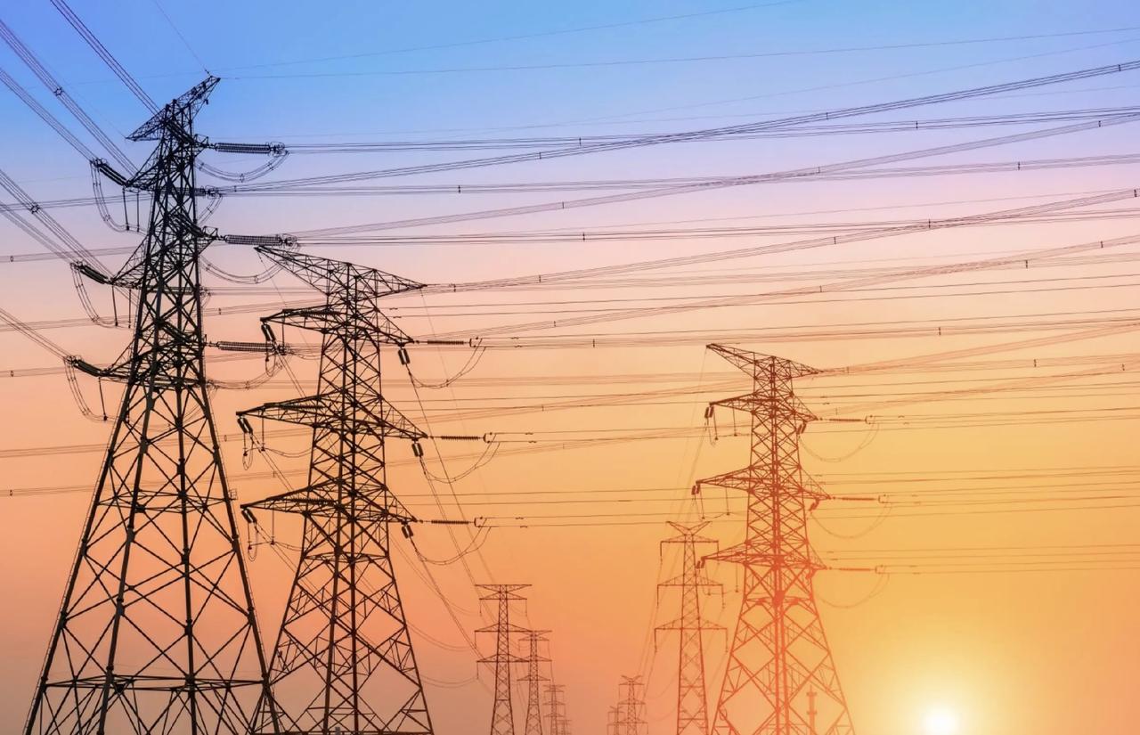 中国正在推进的全国统一电力市场建设，确实是一场深刻的国家级底层重构。这不仅关乎能