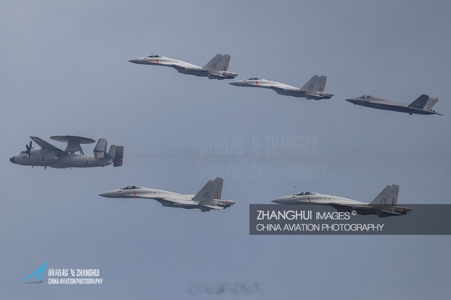 我到现在还没见过E-2D和F-35C编队[爱心]​​​