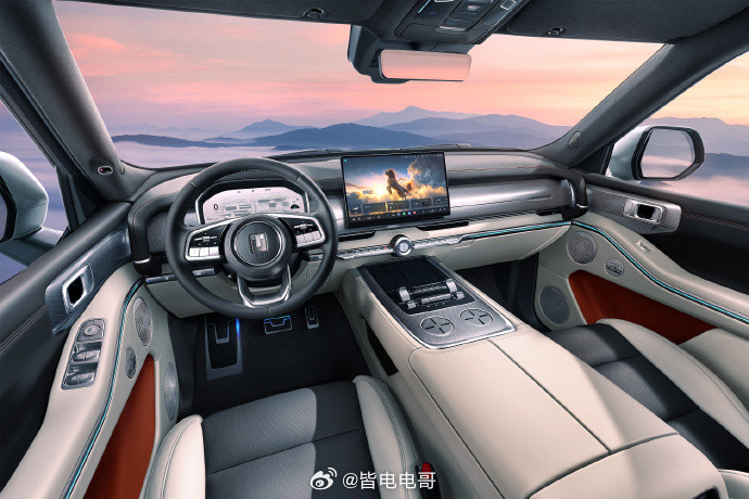 坦克700Hi4-Z内饰大家觉得有那味吗？前排配备悬浮式中控屏，后排也加入了可翻
