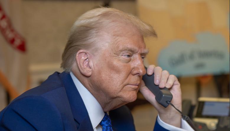 不等了，美国电话中国！北京时间2月4日晚间，美国一通电话打到了中国，因为特朗