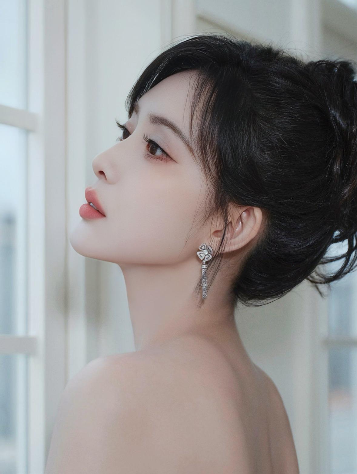 孟子义真的超级好看，属实肤白貌美的大美人
