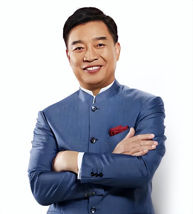 65岁河北面王杀进抖音！一瓶水只赚2分钱，200亿帝国背后的“傻子哲学”让全网破