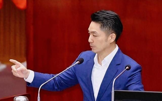 蒋万安本来可以稳稳连任，民调领先沈伯洋20多个百分点，施政满意度近7成，怎么突然