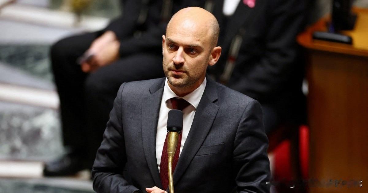 法国直接硬刚M国了——外交部长巴罗在G7外长峰会上公开谴责M国在加勒比的军事打击