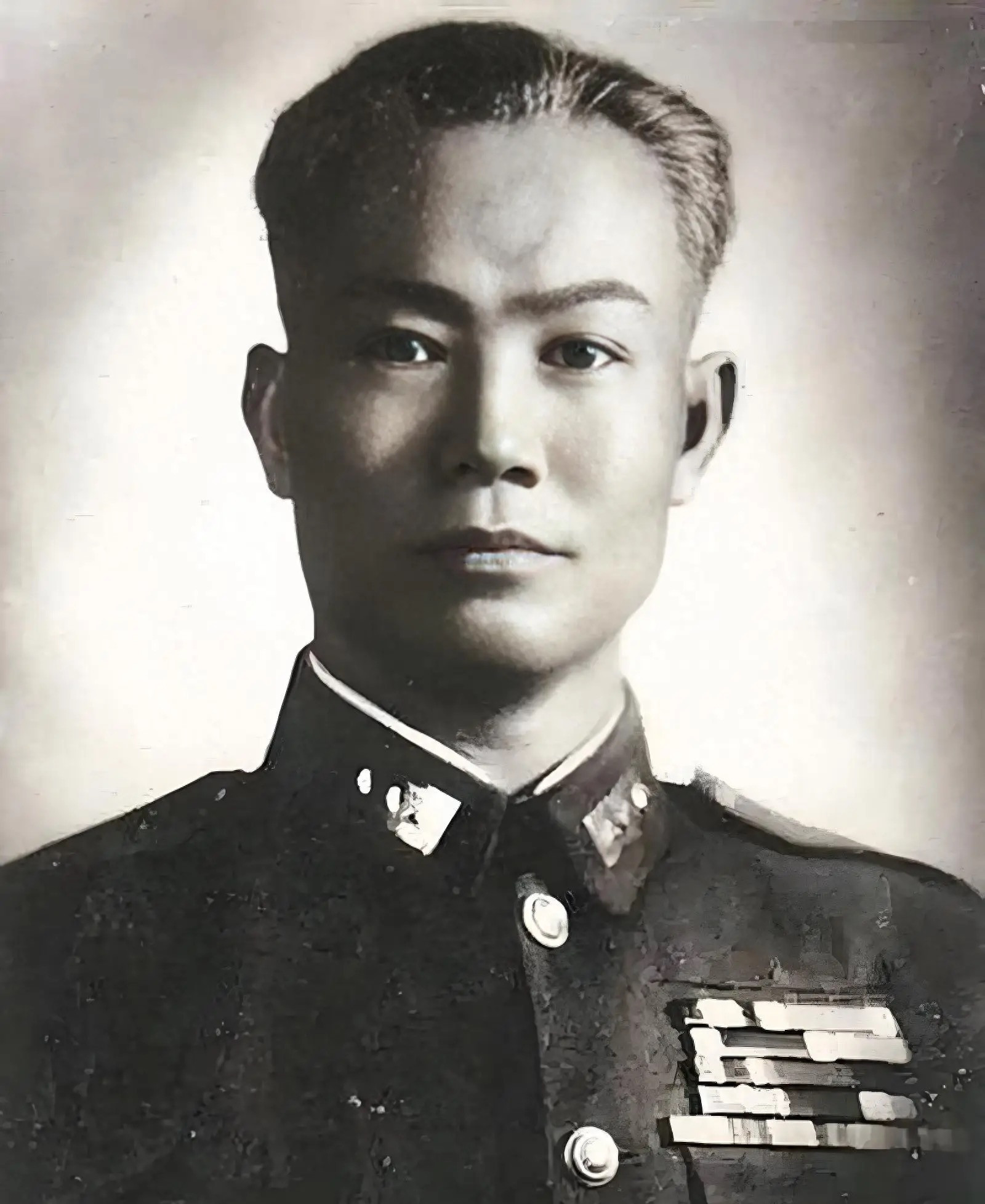 在国民党高层中，最受蒋介石信任与器重者，非陈诚莫属。陈诚受蒋介石格外青睐，原因