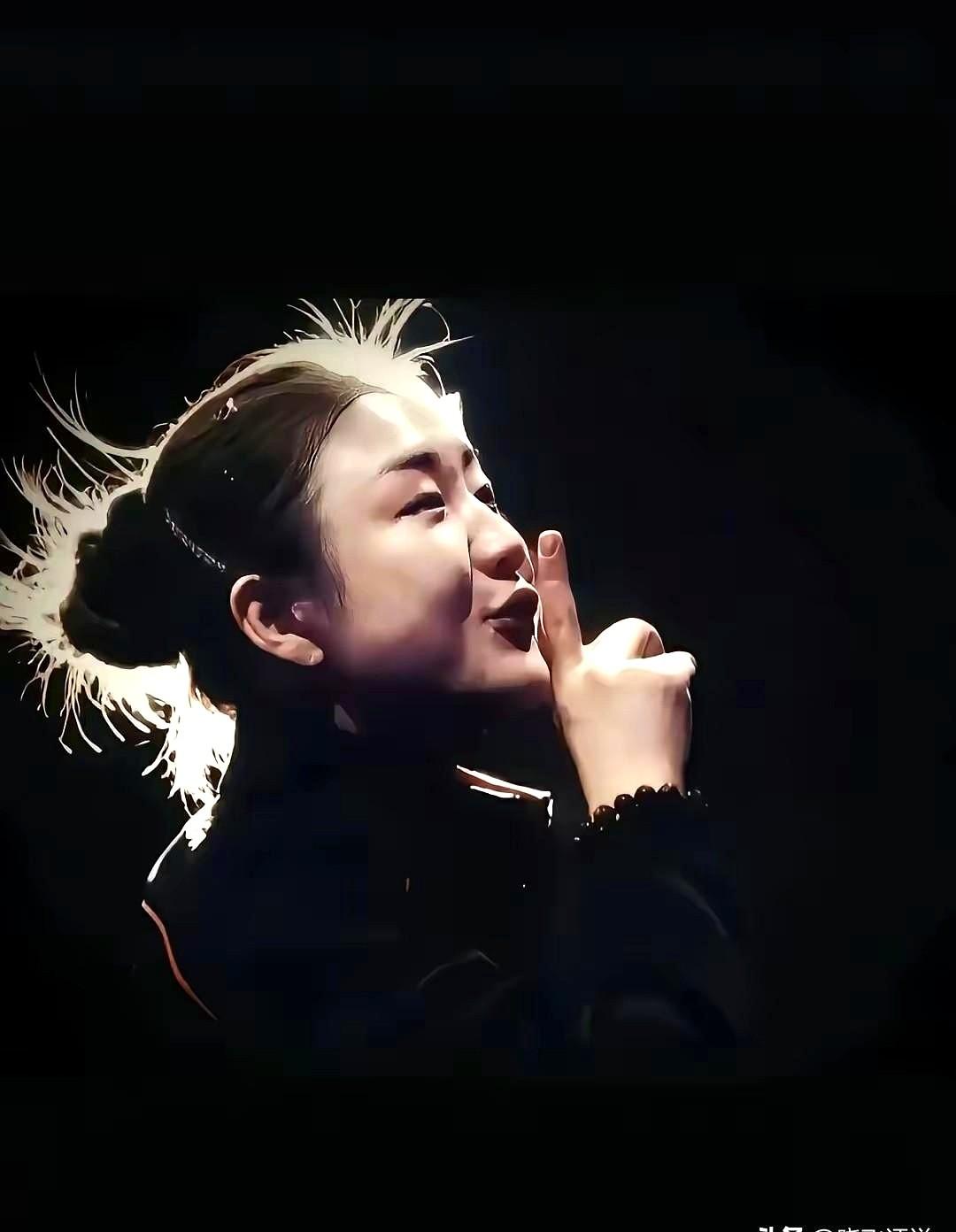 看了陈梦、王曼昱全运会用手和嘴“嘘”观众的照片。为什么两个受饭圈粉丝影响干扰最