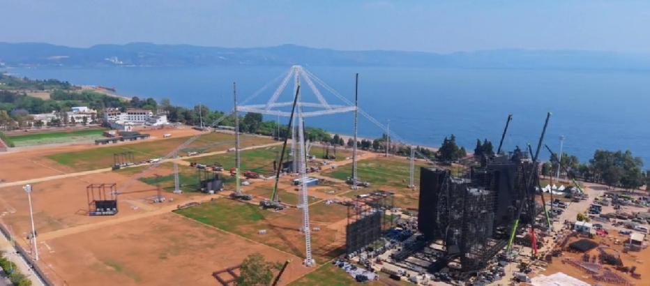 华晨宇的云南抚仙湖演唱会延期，已经投入大量资金和人员在建设！华晨宇的粉丝很不理解