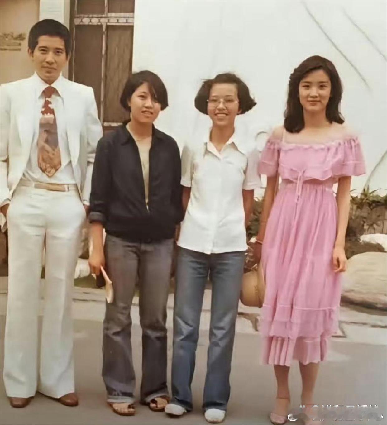 秦汉和林青霞年轻的时候。