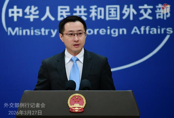 美方昨天称巴拿马取消长江和记在巴拿马运河港口的运营合同后，中方开始扣押悬挂巴拿马