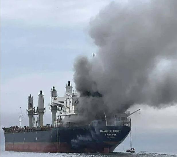 3天前，也就是3月14日，据西方媒体报道，霍尔木兹海峡通航量彻底归零，而战前这里