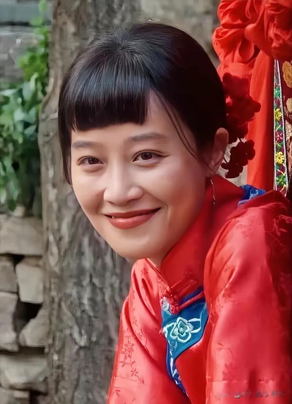 银子才是生万物里最聪明的。大家都以为最聪明的是费家嫂子，但其实一脸苦相的银子
