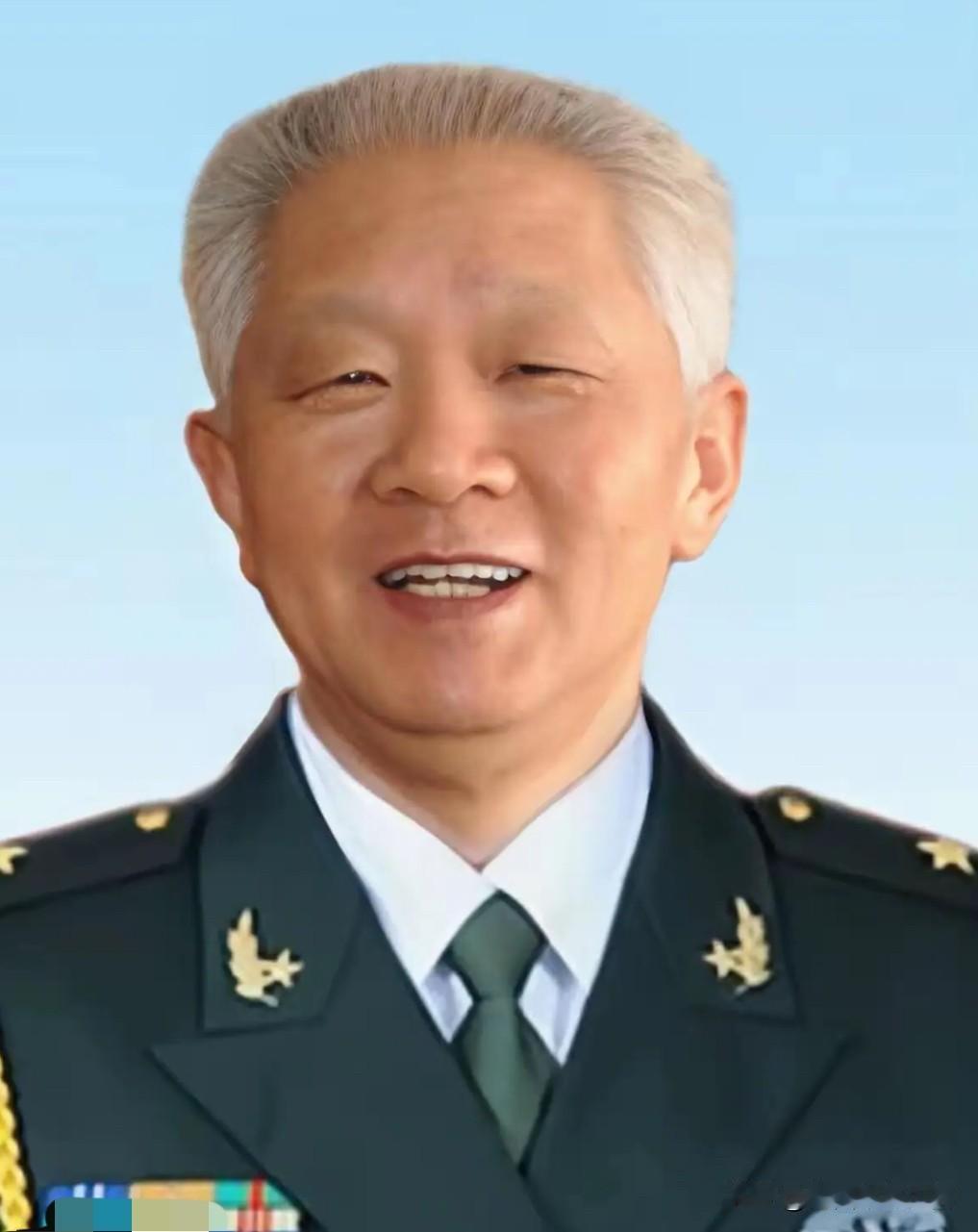 他长期担任华国锋同志秘书、贴身安保负责人，从1968年至2008年，陪伴、服务华