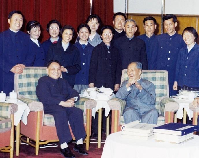 1973年春，在一次军委会议上，叶剑英宣布，毛主席要接见大家。之后，在中南海小礼