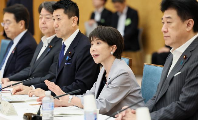 没搭理，日本找中国谈。当地时间7月14日，日本方面承认，在当地时间7月6日上午接