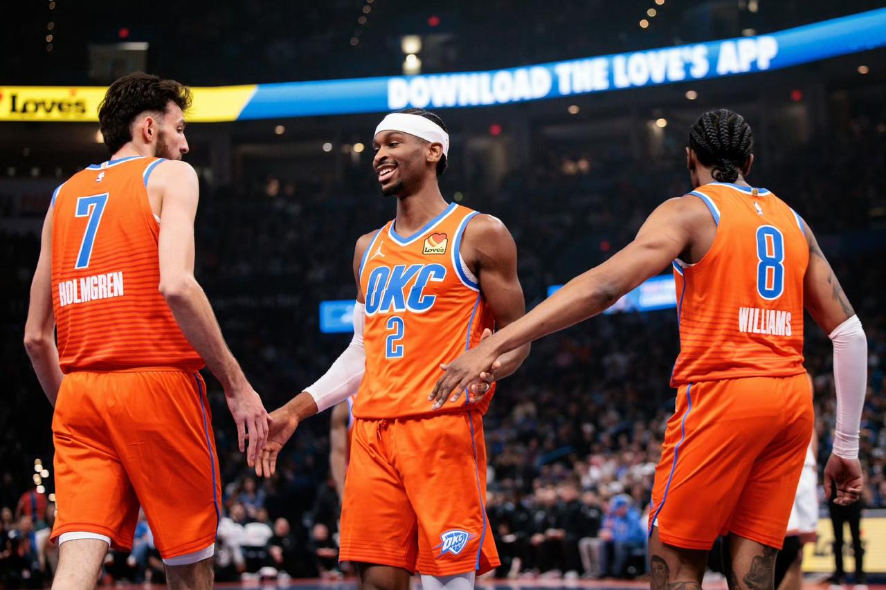 快船毁了全联盟，雷霆应该给乔治立个雕像。雷霆击败勇士赛季开局豪取22胜1负；与