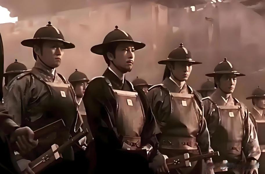 大明灭亡时，让人闻风丧胆的15万锦衣卫去了哪，说出来你可能不信。说起明朝锦衣