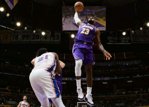 詹姆斯又不退役了？近日美媒爆料詹姆斯下赛季无意为勇士效力，去勇士打告别巡演完全说