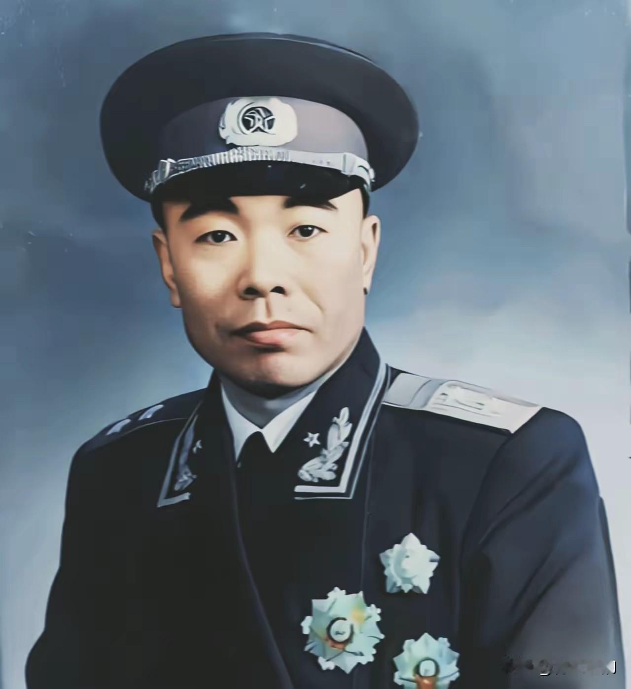 1955年授衔时，曾泽生中将泪洒现场。这位原国民党60军军长1948年长春起义，