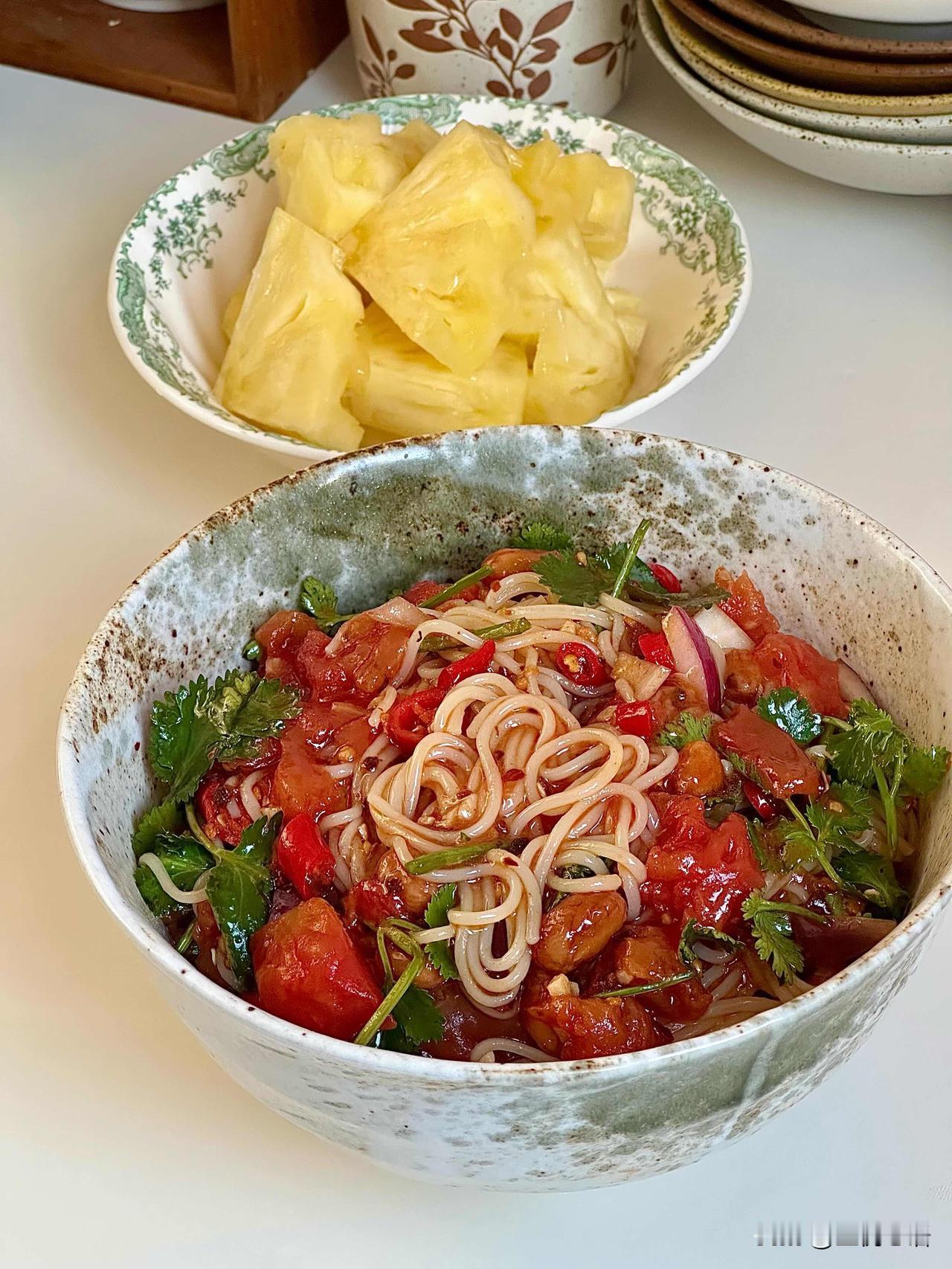 爽口番茄拌面，酸甜开胃超简单挖到超好吃的番茄拌面，酸甜浓郁巨开胃，做法贼简单