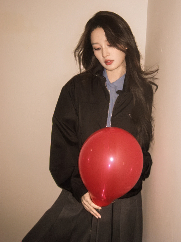 1.王鹤棣和李沁的《咸鱼飞升》准备来了，以王鹤棣这曝光度剧组跟着他不会缺宣传机会