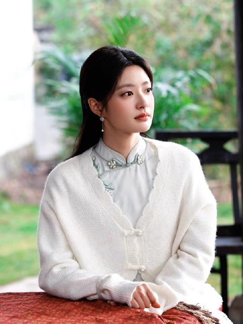 《玉簟秋》刚开播，徐若晗和郭宇欣同框就吵翻了。女演员长相重要吗？重要，但决定成败的根本不是谁更美，而