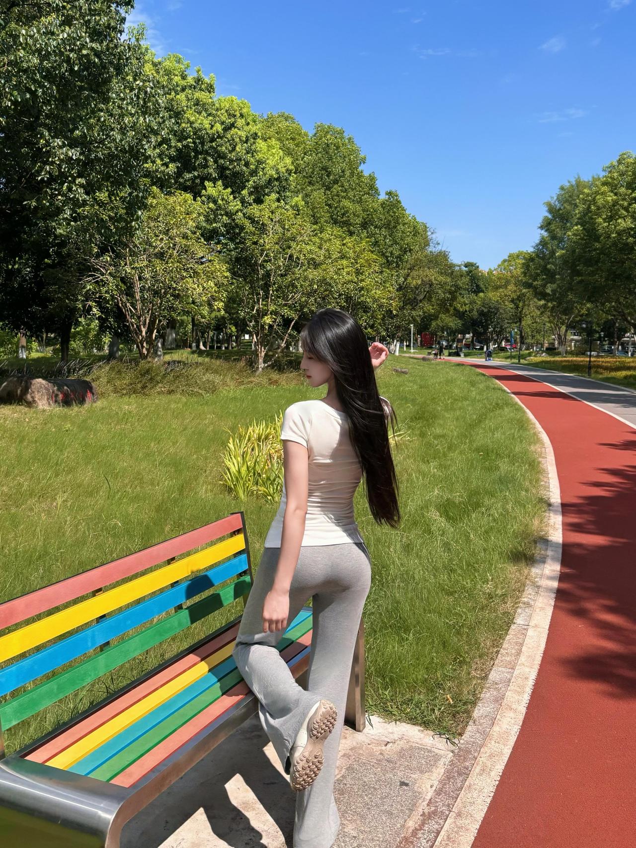 立秋后的8吃8不吃：1.吃花生，少吃冰糕。2.吃冬枣，少吃香瓜。3.吃山