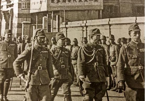 如果非要你在纳粹德国和日本中选一个不那么反感的，你会选谁？估计80%的人在犹豫之
