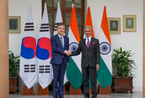 8月16日，韩国的新任外长赵显在访问完日本和美国之后，来到了他上任之后的第3站印