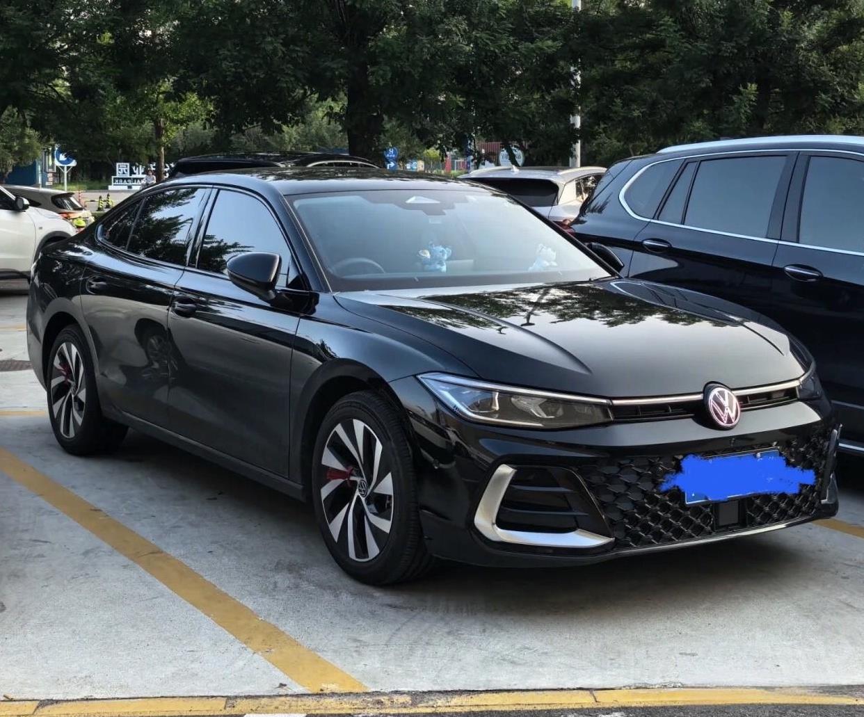 5台20万以内闭眼选，不会吃亏的车：1、丰田凯美瑞，上市时间早，全球销量高，截
