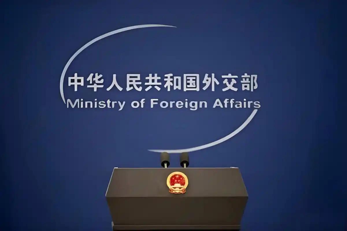 就在刚刚，中国外交部正式宣布，10月12日，外交部正式宣布：即日起，对