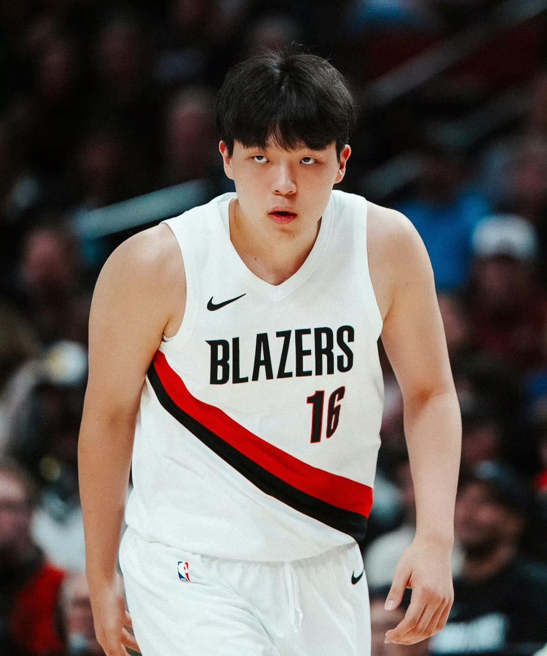 杨瀚森这次不是下放训练，是直接去打发展联盟的比赛去了。开拓者官方11月14日今日