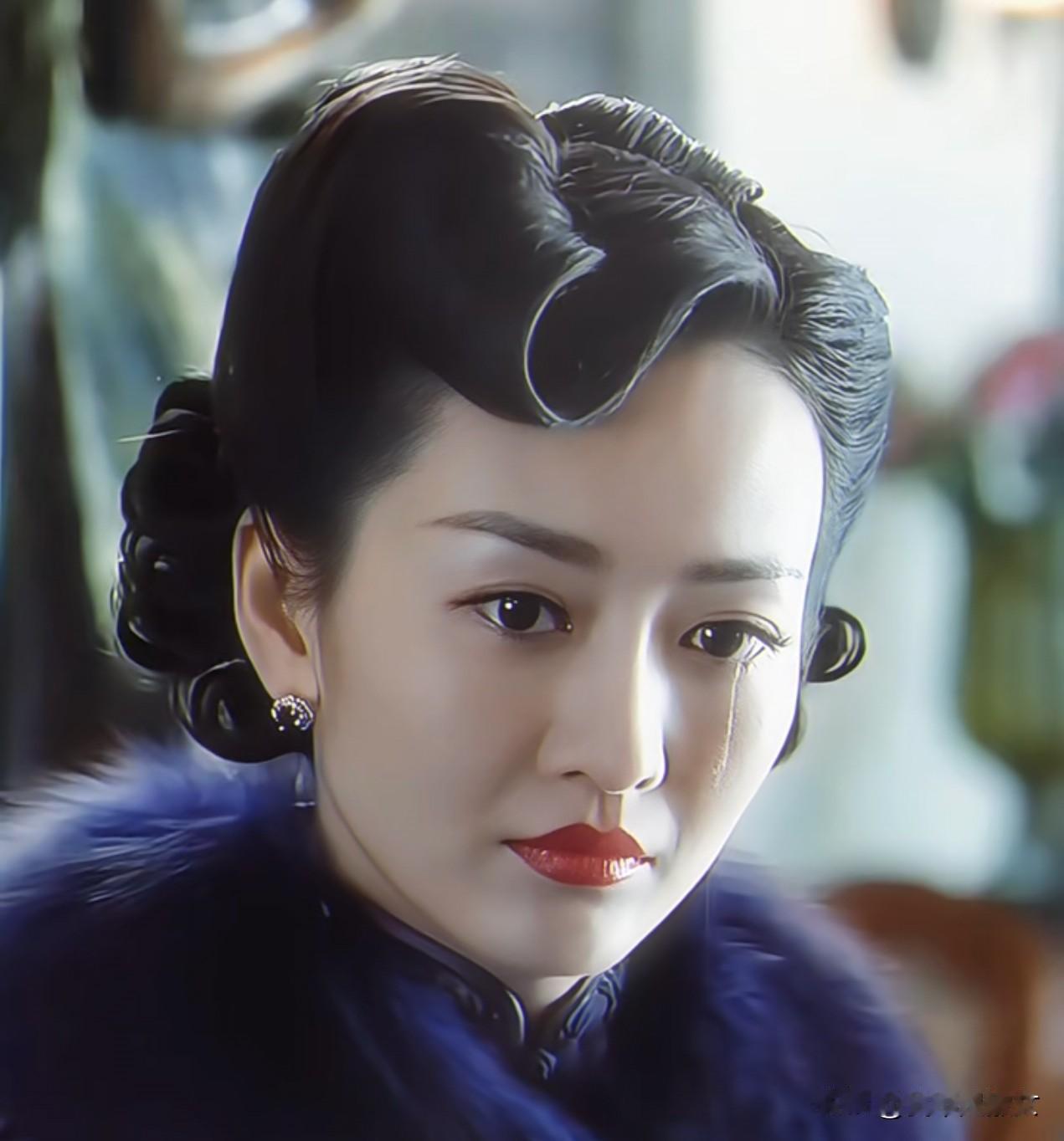内娱最让人心疼的女明星，算王鸥一个，43岁独自带娃，男方连名字都不敢提，只