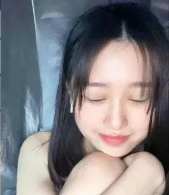 说到底三个女孩遇难的主要原因可能就是太信任智能驾驶这一功能了！从资料截图来看，