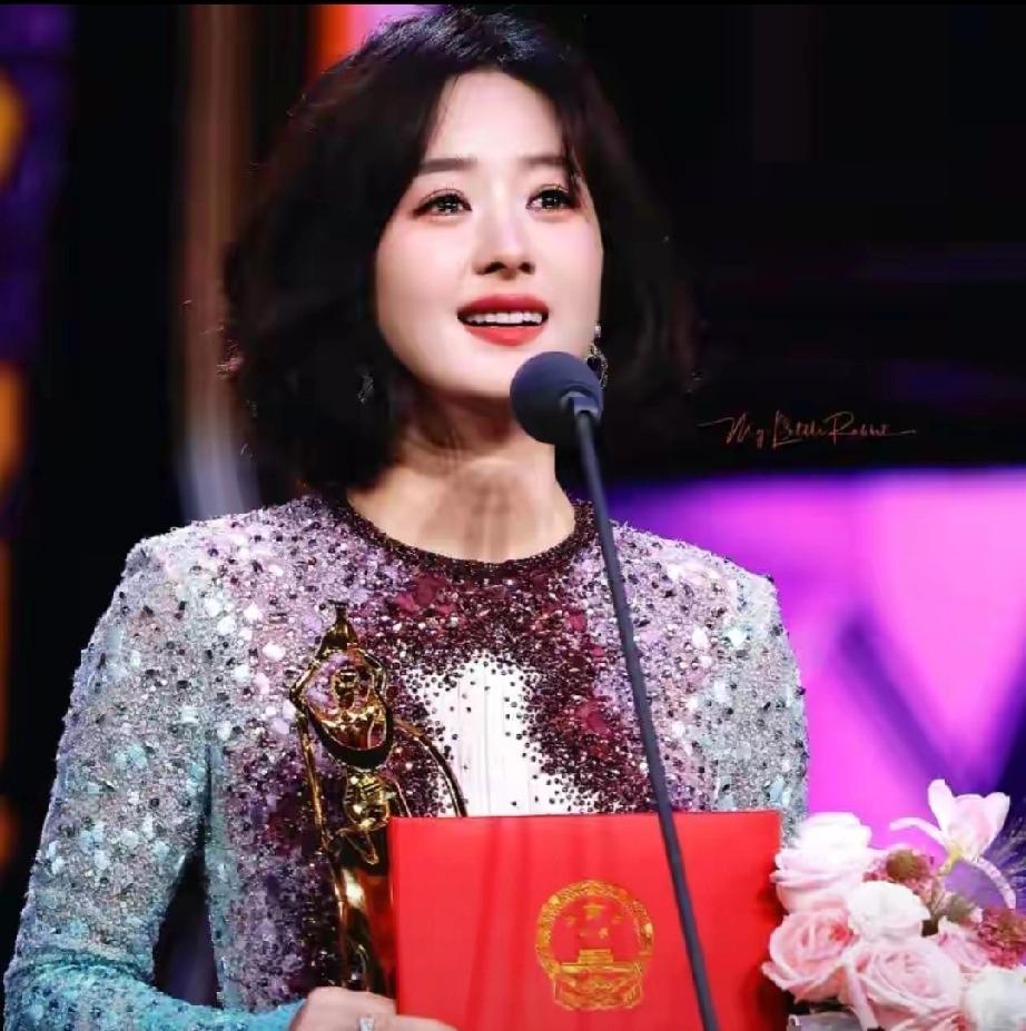 赵丽颖急流勇退！停工一年多不进组，带娃悠闲度日，复婚传闻不攻自破曾